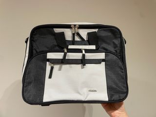 Maletín para ordenador/portátil.