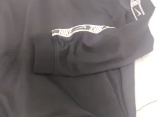 Sudadera Nike Negra con Logo