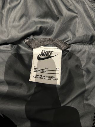 Giubbino invernale Nike nero e grigio