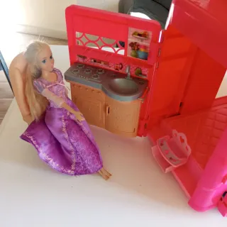 Caravana Barbie con muñeca