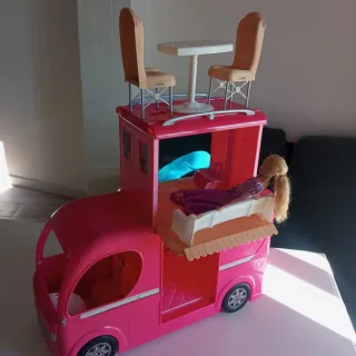 Caravana Barbie con muñeca