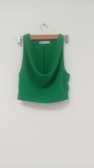 Camiseta tirantes Zara verde