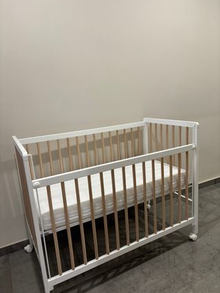 Minicuna colechomadera y blanca