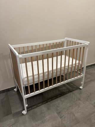 Minicuna colechomadera y blanca