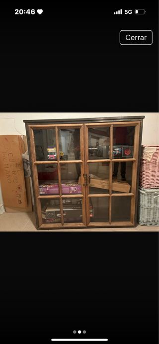 Vitrina madera y cristal