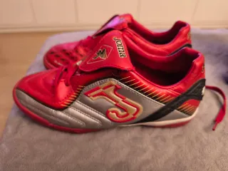 Zapatillas Fútbol Joma Talla 36 Rojas y Plateadas