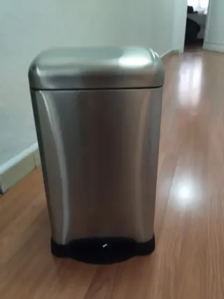 Cubo basura aluminio buen estado