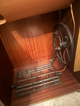 Máquina de coser Alfa con mueble