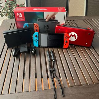 Nintendo Switch + Controller + 2 Giochi + Ring Fit