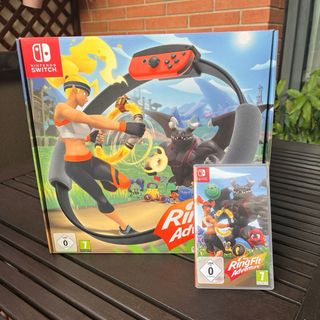 Nintendo Switch + Controller + 2 Giochi + Ring Fit