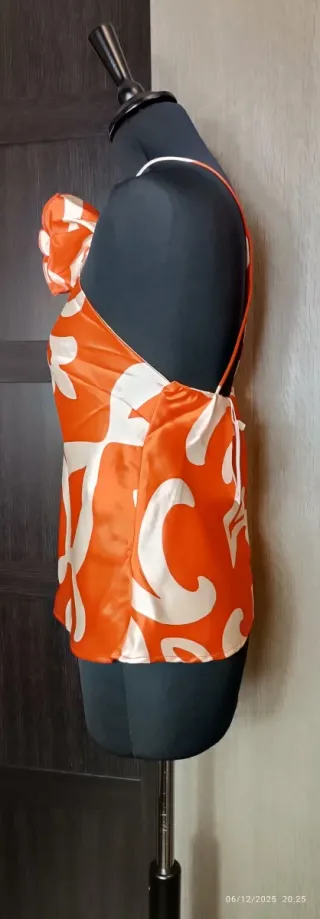 Top Mango rojo y Blanco Satinado