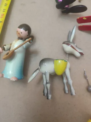 Lote figuras madera pintada