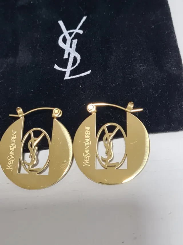Pendientes Yves Saint Laurent dorados