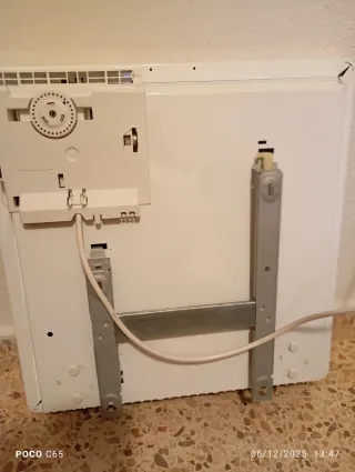 Estufa eléctrica blanca