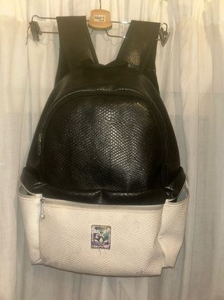 Mochila Adidas Cuero Negra y Blanca