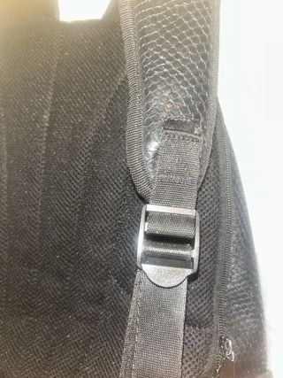 Mochila Adidas Cuero Negra y Blanca