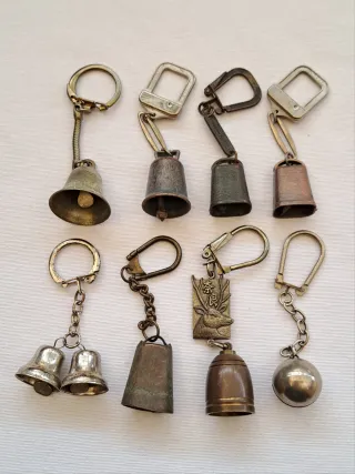 Llaveros cencerros, campanas y cascabel.