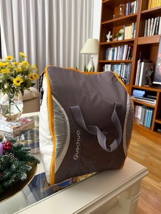 Bolsa nevera Quechua marrón  y blanca