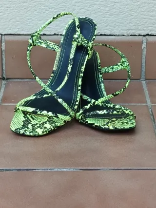 Sandalias verde imitación piel serpiente T38