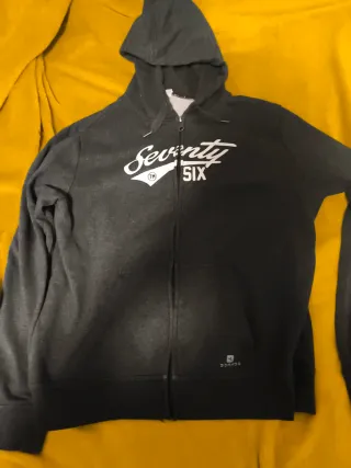 Sudadera Domyos gris con cremallera