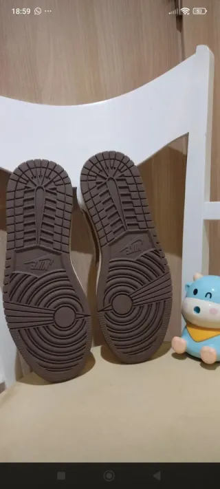 Nike x Travis Scott Marrones y Blancas