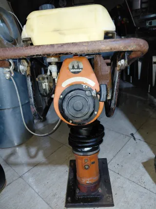 Compactador Mikasa MT60