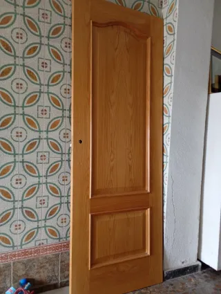 Puerta de madera interior