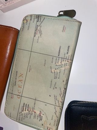 Lote de monederos y joyero