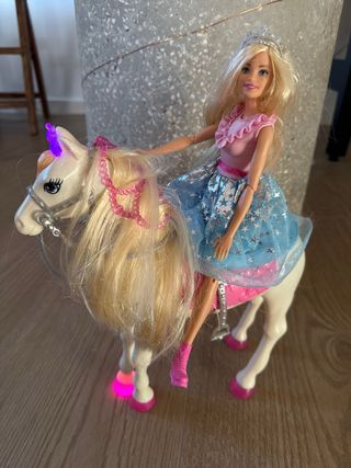Barbie Princesa con Caballo Unicornio