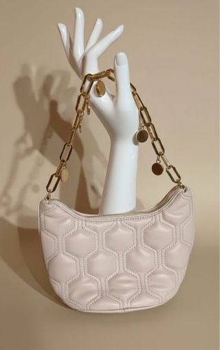 Bolso Zara Rosa con Cadena Dorada