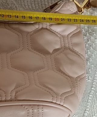 Bolso Zara Rosa con Cadena Dorada