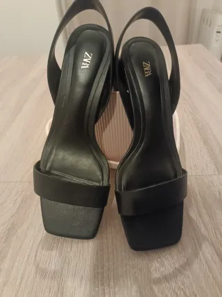Sandalias destalonadas Zara sin uso. Piel.