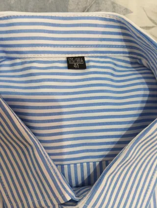 Camisa de vestir a rayas azules