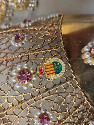 2 Peinetas y Abalorios Dorados