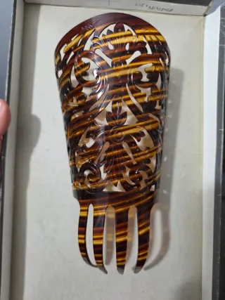 2 Peinetas y Abalorios Dorados