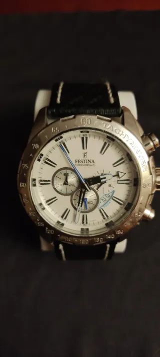 Reloj Festina Chronograph Acero y Esfera Blanca