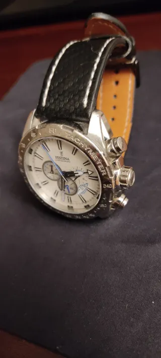 Reloj Festina Chronograph Acero y Esfera Blanca