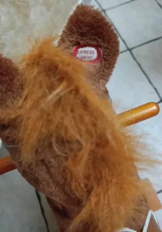 Caballito balancín con música como nuevo