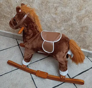 Caballito balancín con música como nuevo