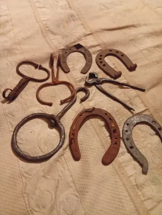 Lotto attrezzi antichi per animali
