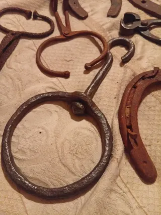 Lotto attrezzi antichi per animali