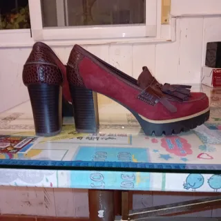 Mocasines CORINA rojos con flecos