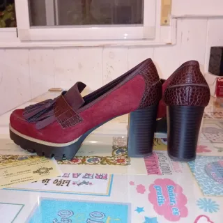 Mocasines CORINA rojos con flecos
