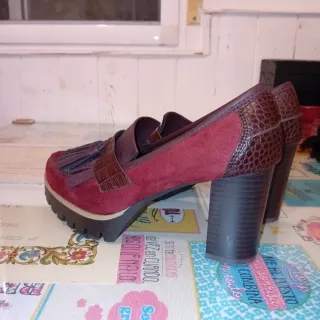 Mocasines CORINA rojos con flecos