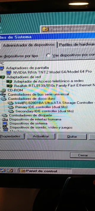 PC PENTIUM 4 1500 Y NVIDIA TNT2 64 con Windows 98