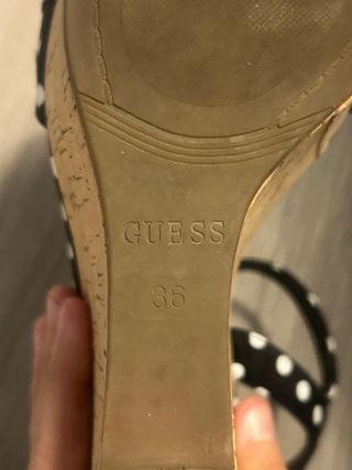 Sandalias Guess Cuña Lunares Negro/Blanco
