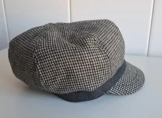 Gorra de cuadros con lazo