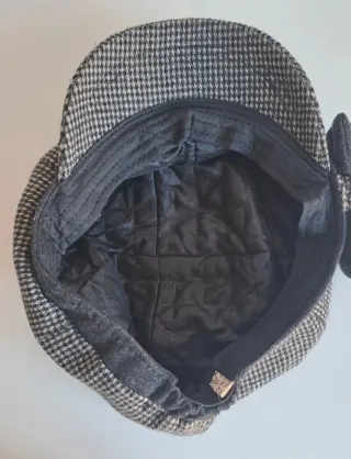 Gorra de cuadros con lazo
