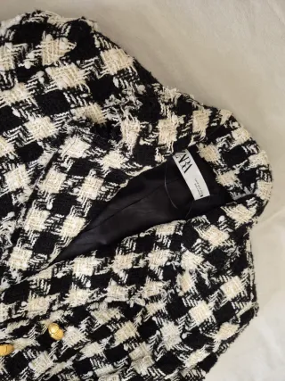 Abrigo Zara Cuadros Blanco y Negro Talla M