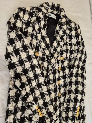 Abrigo Zara Cuadros Blanco y Negro Talla M
